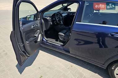 Хэтчбек Mercedes-Benz B-Class 2016 в 