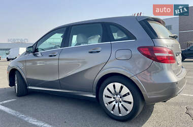 Хэтчбек Mercedes-Benz B-Class 2016 в 