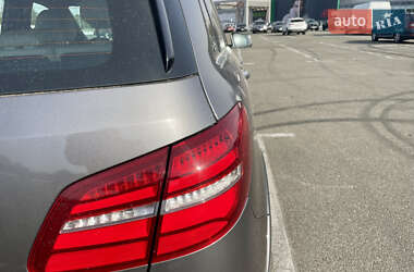 Хэтчбек Mercedes-Benz B-Class 2016 в 