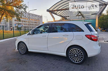 Хэтчбек Mercedes-Benz B-Class 2016 в 
