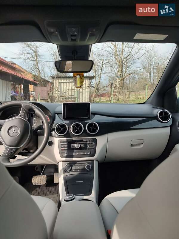 Mercedes-Benz B-Class 2012
