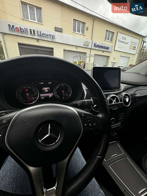 Хэтчбек Mercedes-Benz B-Class 2015 в Запорожье