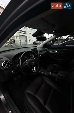 Хэтчбек Mercedes-Benz B-Class 2015 в 