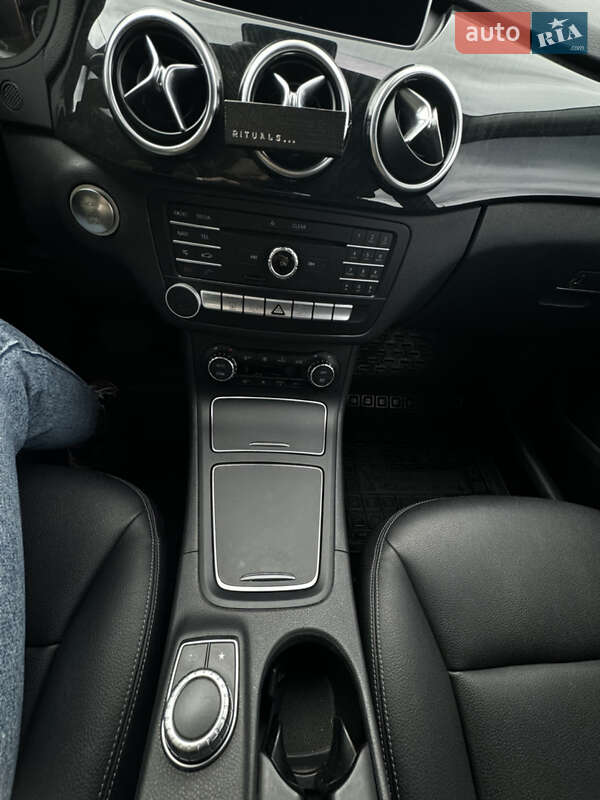Хэтчбек Mercedes-Benz B-Class 2015 в Запорожье