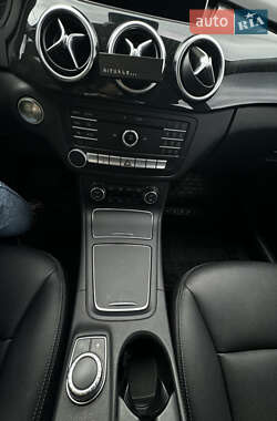Хэтчбек Mercedes-Benz B-Class 2015 в 