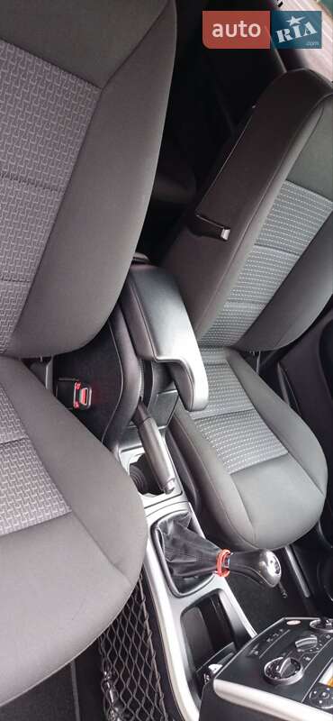 Хэтчбек Mercedes-Benz B-Class 2011 в Новоселице