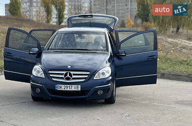 Хэтчбек Mercedes-Benz B-Class 2011 в 