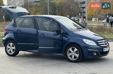 Хэтчбек Mercedes-Benz B-Class 2011 в 