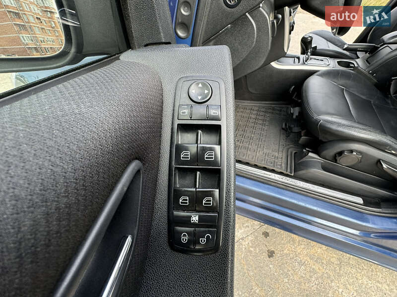 Хэтчбек Mercedes-Benz B-Class 2011 в Вараше