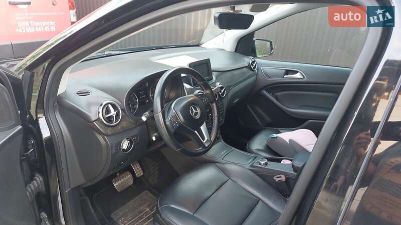 Хетчбек Mercedes-Benz B-Class 2012 в Сваляві