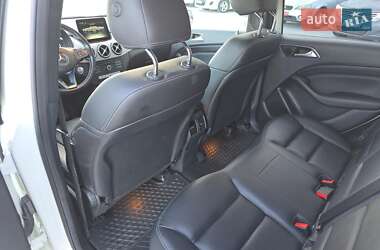 Хэтчбек Mercedes-Benz B-Class 2016 в 
