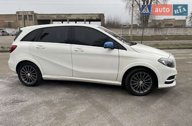 Хэтчбек Mercedes-Benz B-Class 2015 в 