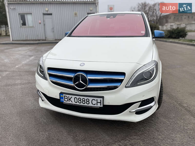 Хетчбек Mercedes-Benz B-Class 2015 в Рівному фото 29 Хетчбек Mercedes-Benz B-Class 2015 в Рівному
