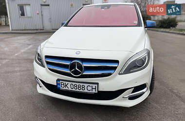 Хэтчбек Mercedes-Benz B-Class 2015 в 