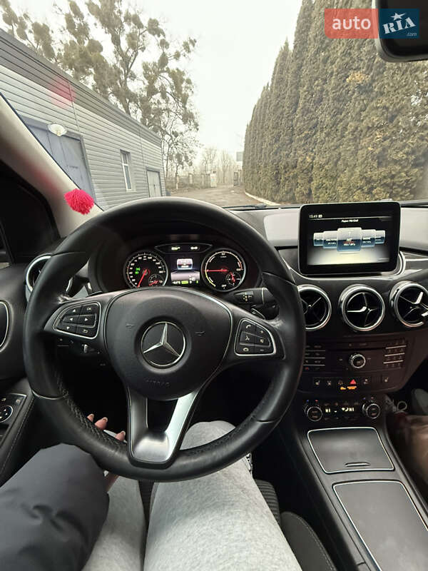 Хэтчбек Mercedes-Benz B-Class 2017 в Ровно фото 7 Хэтчбек Mercedes-Benz B-Class 2017 в Ровно