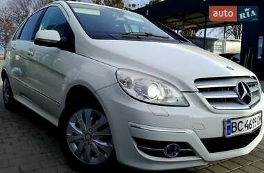 Хэтчбек Mercedes-Benz B-Class 2009 в 