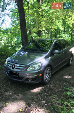 Хэтчбек Mercedes-Benz B-Class 2011 в 