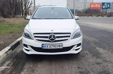 Хэтчбек Mercedes-Benz B-Class 2017 в 