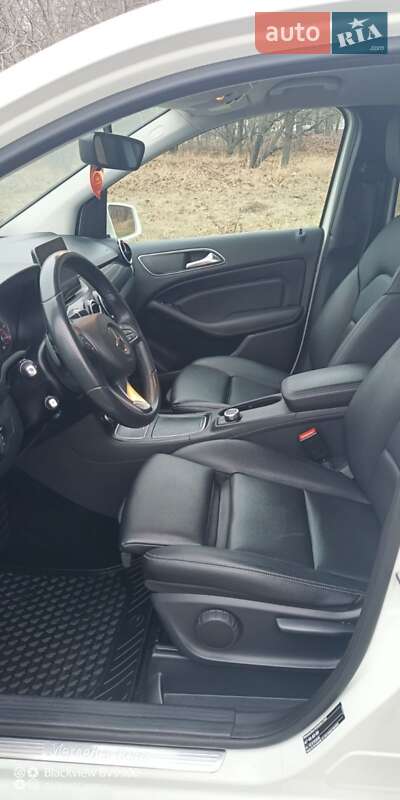 Хетчбек Mercedes-Benz B-Class 2017 в Харкові фото 11 Хетчбек Mercedes-Benz B-Class 2017 в Харкові