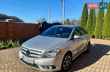 Хэтчбек Mercedes-Benz B-Class 2012 в 