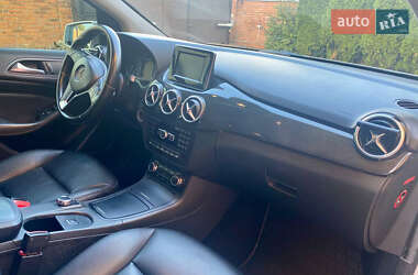 Хэтчбек Mercedes-Benz B-Class 2012 в 