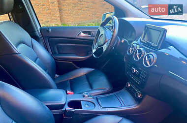 Хэтчбек Mercedes-Benz B-Class 2012 в 