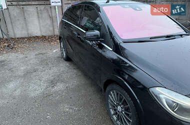Хэтчбек Mercedes-Benz B-Class 2015 в 