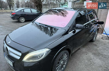 Хэтчбек Mercedes-Benz B-Class 2015 в 