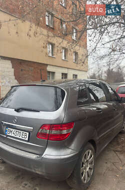 Хэтчбек Mercedes-Benz B-Class 2011 в 