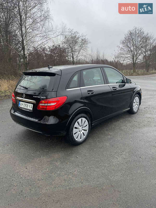 Хэтчбек Mercedes-Benz B-Class 2014 в Коростене