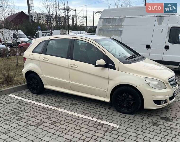 Хэтчбек Mercedes-Benz B-Class 2010 в Ивано-Франковске