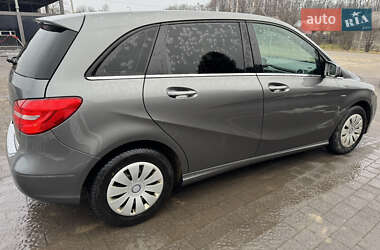 Хэтчбек Mercedes-Benz B-Class 2011 в 