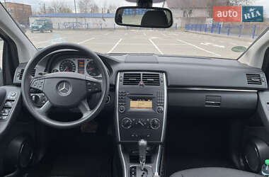 Хэтчбек Mercedes-Benz B-Class 2009 в 