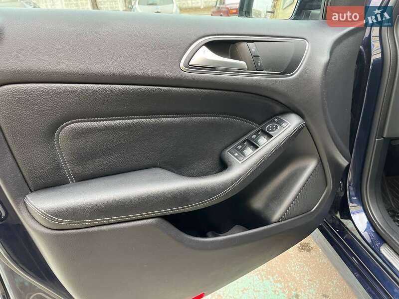Хетчбек Mercedes-Benz B-Class 2016 в Житомирі