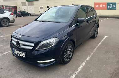 Хэтчбек Mercedes-Benz B-Class 2016 в 