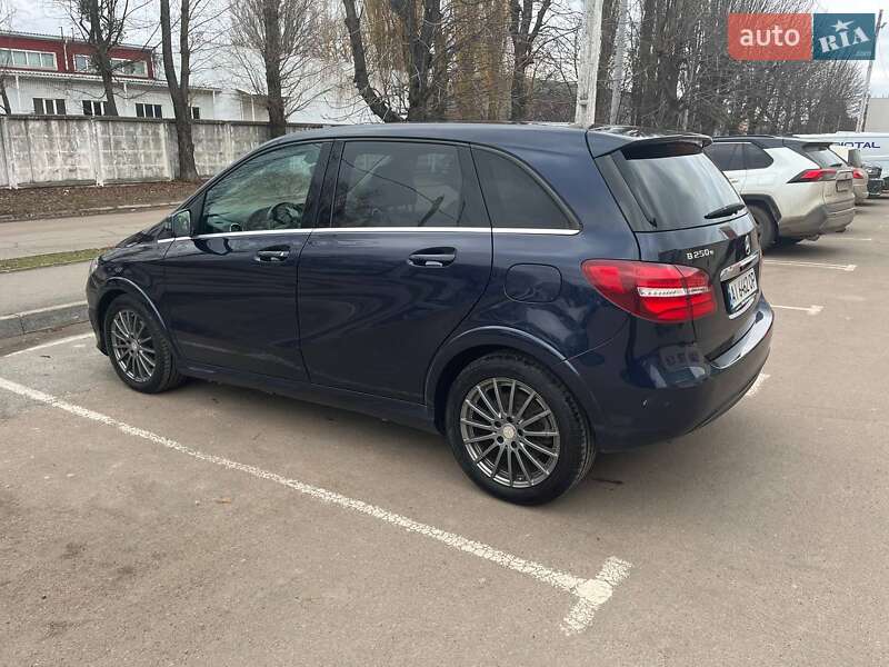 Хетчбек Mercedes-Benz B-Class 2016 в Житомирі