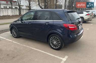 Хэтчбек Mercedes-Benz B-Class 2016 в 