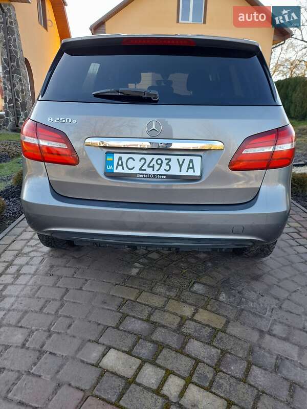 Хэтчбек Mercedes-Benz B-Class 2017 в Нововолынске