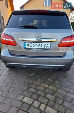 Хэтчбек Mercedes-Benz B-Class 2017 в 