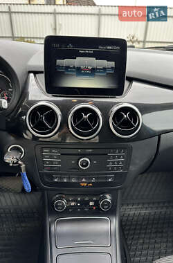 Хэтчбек Mercedes-Benz B-Class 2016 в 