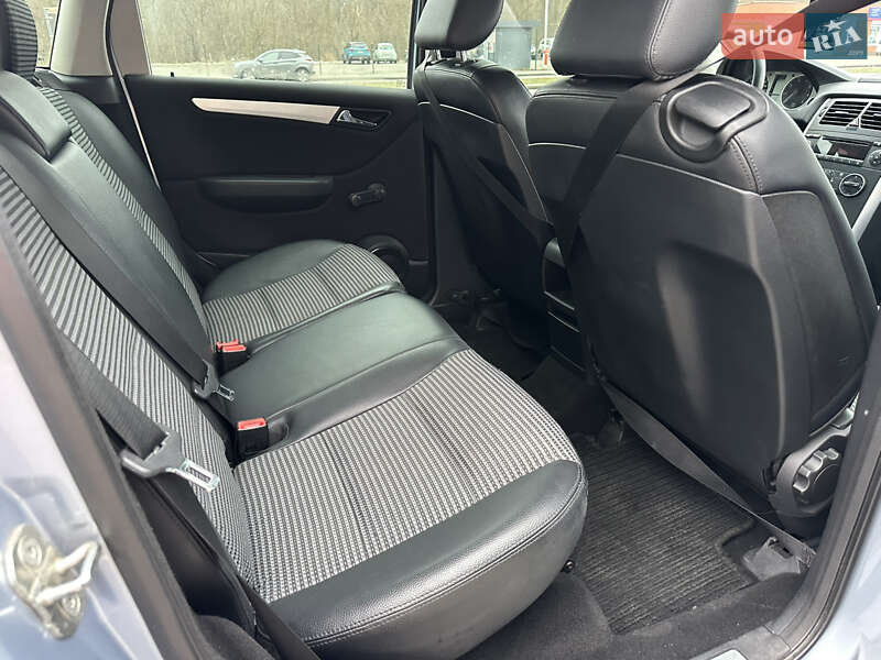 Хетчбек Mercedes-Benz B-Class 2006 в Києві фото 34 Хетчбек Mercedes-Benz B-Class 2006 в Києві