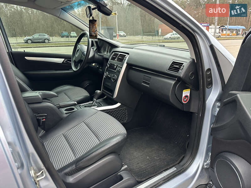 Хетчбек Mercedes-Benz B-Class 2006 в Києві фото 64 Хетчбек Mercedes-Benz B-Class 2006 в Києві