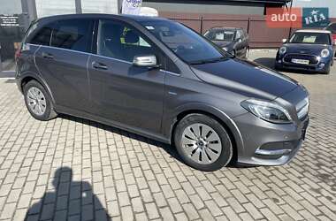 Хэтчбек Mercedes-Benz B-Class 2017 в 