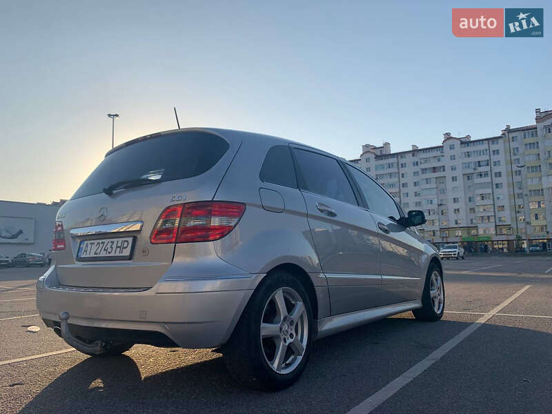 Хэтчбек Mercedes-Benz B-Class 2011 в Шумске