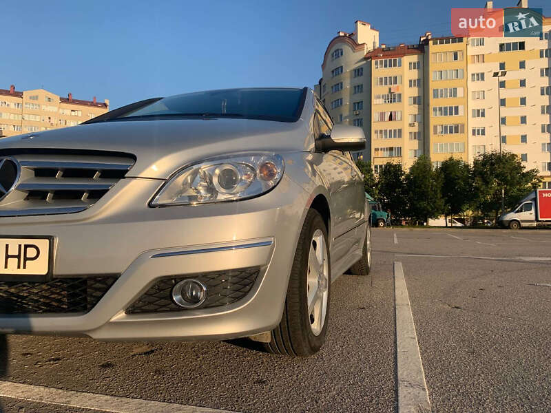 Хэтчбек Mercedes-Benz B-Class 2011 в Шумске