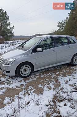 Хэтчбек Mercedes-Benz B-Class 2009 в 