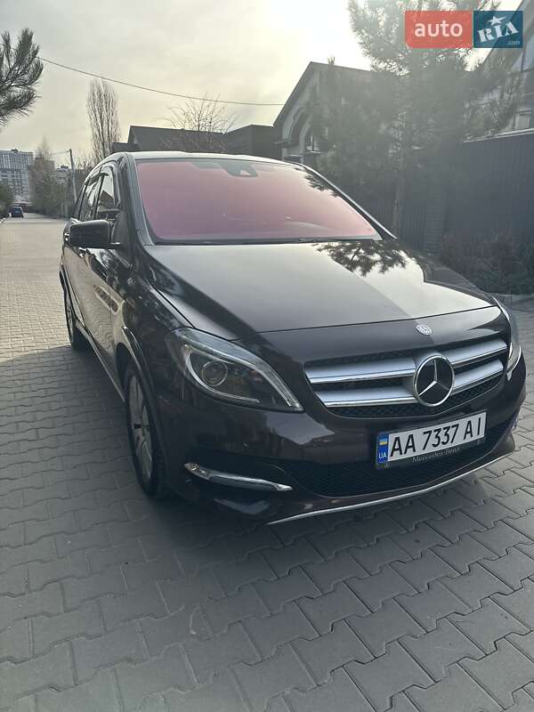 Хэтчбек Mercedes-Benz B-Class 2016 в Киеве