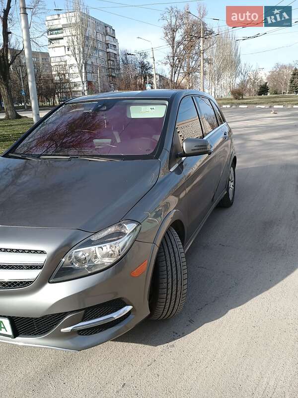 Хэтчбек Mercedes-Benz B-Class 2015 в Запорожье
