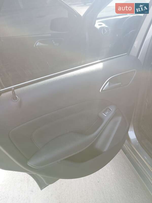 Хэтчбек Mercedes-Benz B-Class 2015 в Запорожье