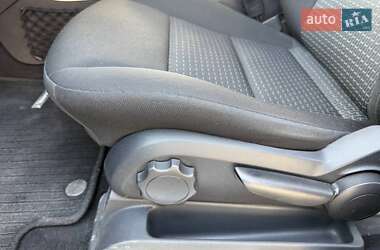 Хэтчбек Mercedes-Benz B-Class 2011 в 